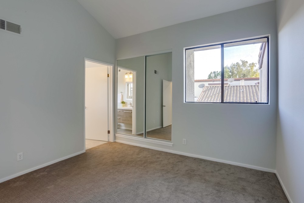 18843-hatteras-st-18-031_web