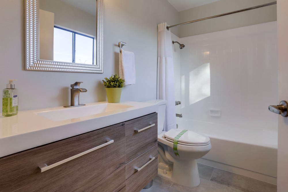 18843-hatteras-st-18-033_web