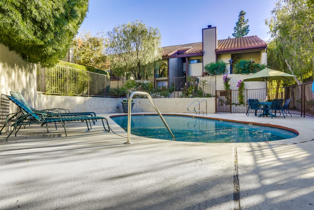 18843-hatteras-st-18-037_web