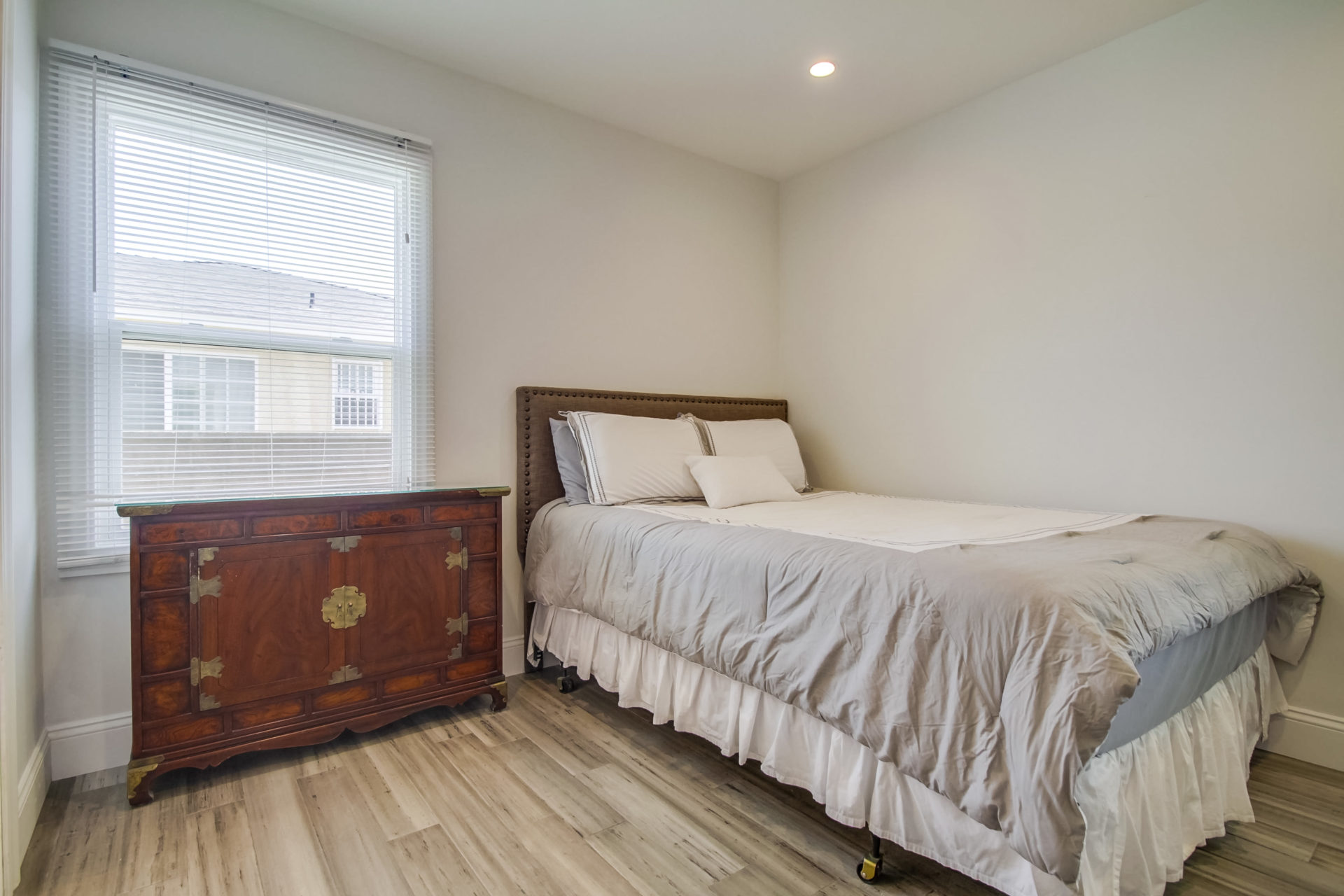 13509-daphne-ave-018